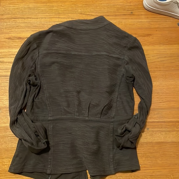 Anthropologie blazer jacket. Has zip/snap closure and cinch tie waist. - Picture 5 of 6